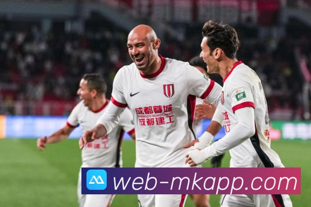 篮球新星爱德华兹的崛起与赛场风采全解析